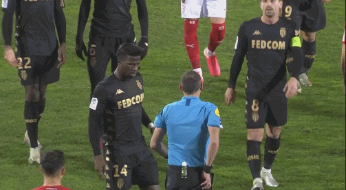 ESPN：曼联计划明年夏窗再引进中场，届时球队将有足够资金