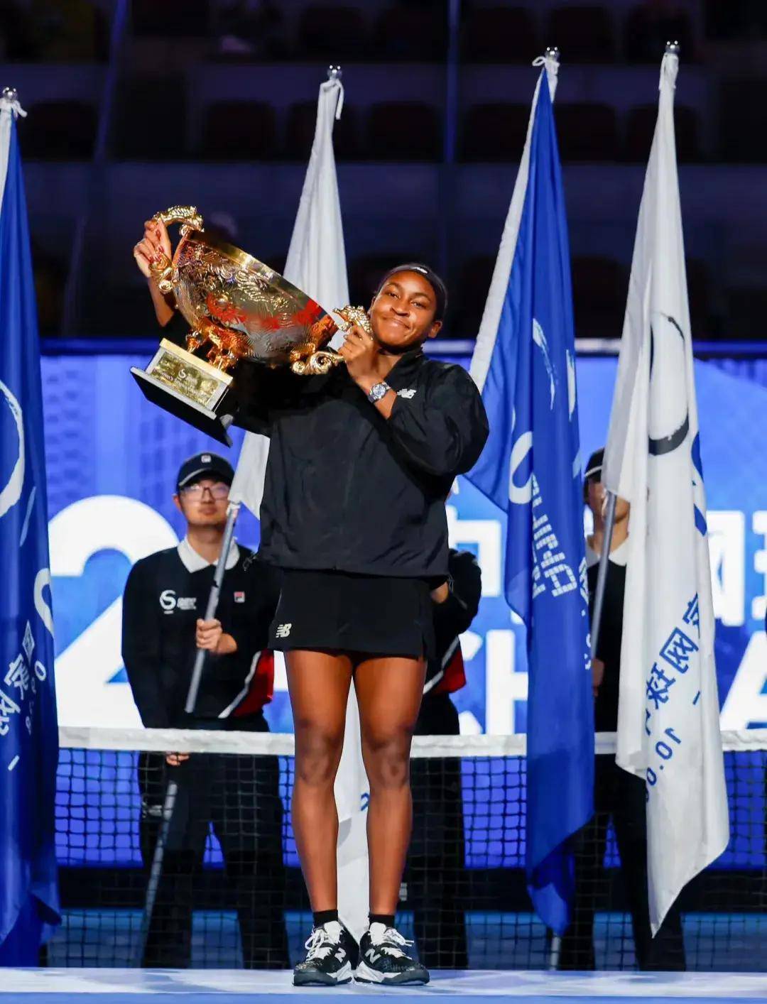 该队以防守 该队以防守